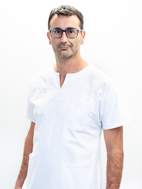 Doctor-Raúl-Manuel-Vicho-Pereira-Clínica-Rotger-Grupo-Quirónsalud