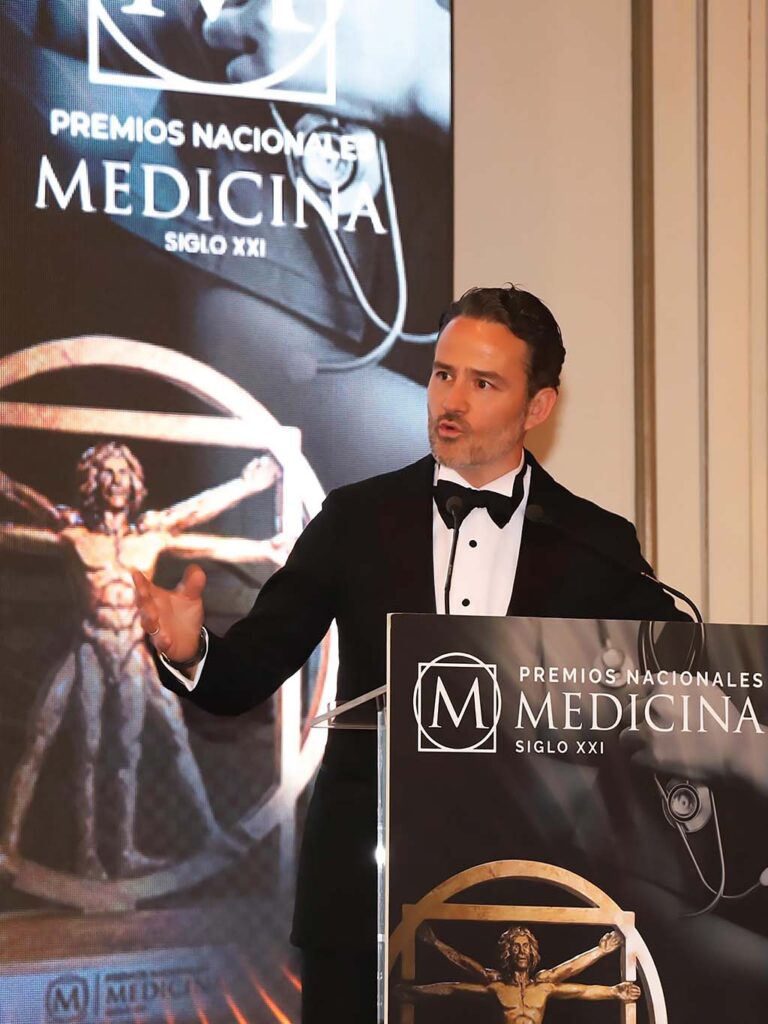 Dr-José-María-Muñoz-Cirujano-General-Digestivo-de-Clínica-Rotger