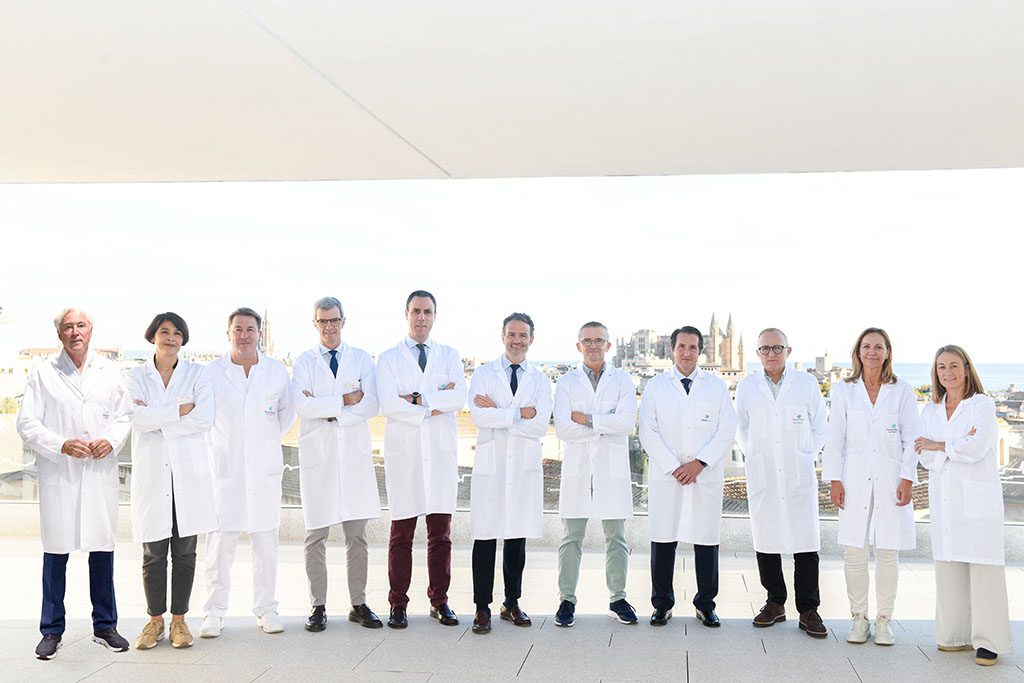 Parte del equipo de la Unidad de Cirugía Robótica